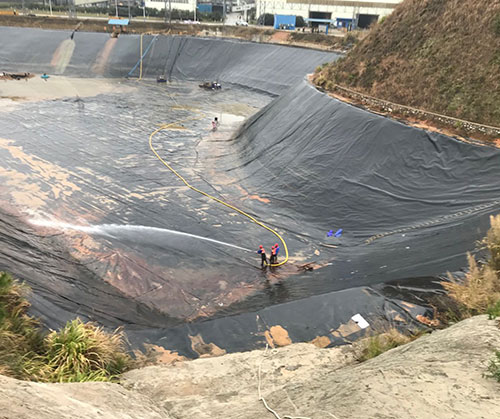 黑河废水池清理